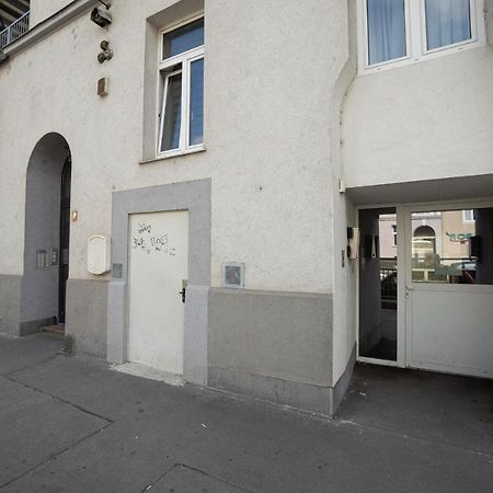 Spacious Apartment With Huge Shared Terrace And Grill Located Between City Centre And Donau River ウィーン エクステリア 写真