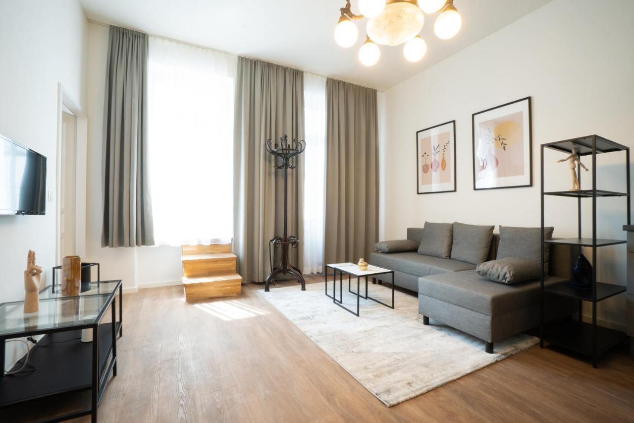 Spacious Apartment With Huge Shared Terrace And Grill Located Between City Centre And Donau River ウィーン エクステリア 写真