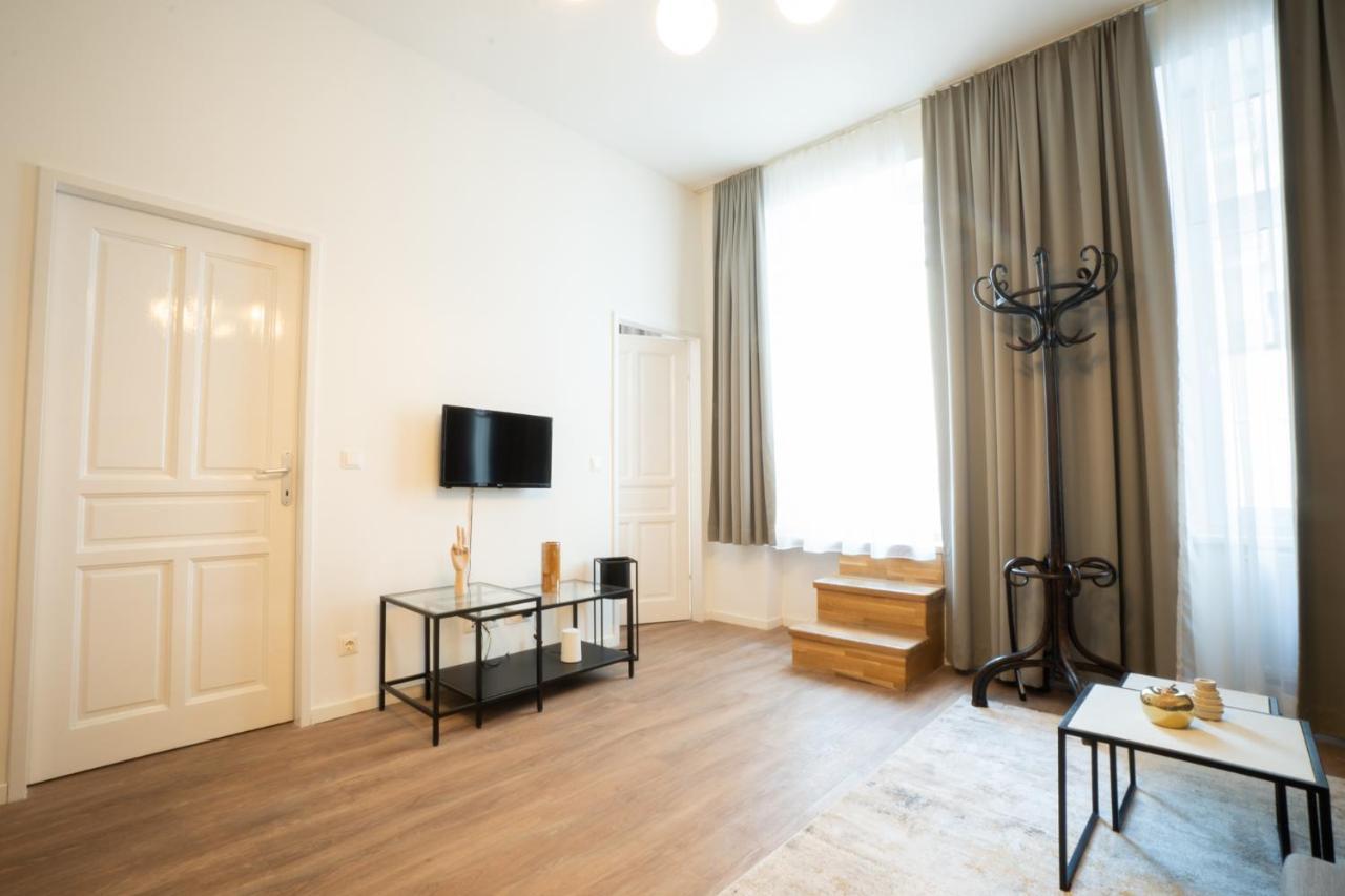 Spacious Apartment With Huge Shared Terrace And Grill Located Between City Centre And Donau River ウィーン エクステリア 写真