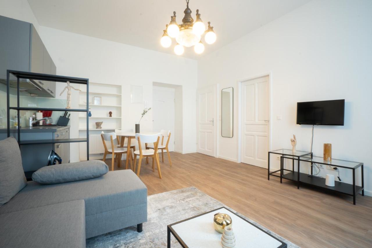 Spacious Apartment With Huge Shared Terrace And Grill Located Between City Centre And Donau River ウィーン エクステリア 写真