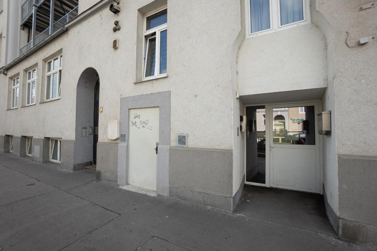 Spacious Apartment With Huge Shared Terrace And Grill Located Between City Centre And Donau River ウィーン エクステリア 写真